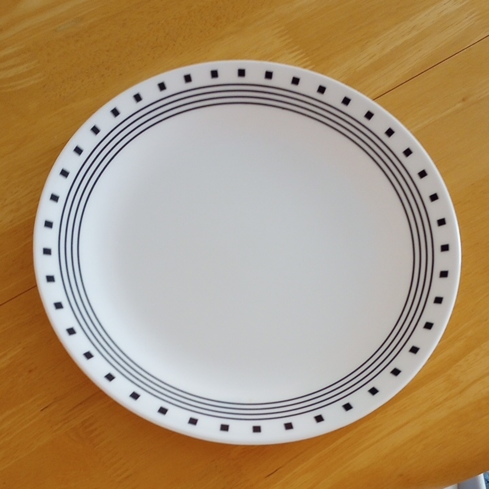 Corelle White Dinner Plate with Black Geometric Design